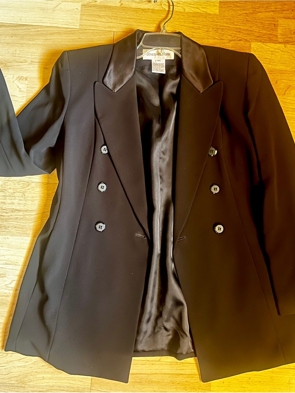 Jones New York Black Satin-Lapel Double-Breasted Blazer